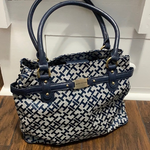 Tommy Hilfiger Handbags - Tommy Hilfiger blue logo purse